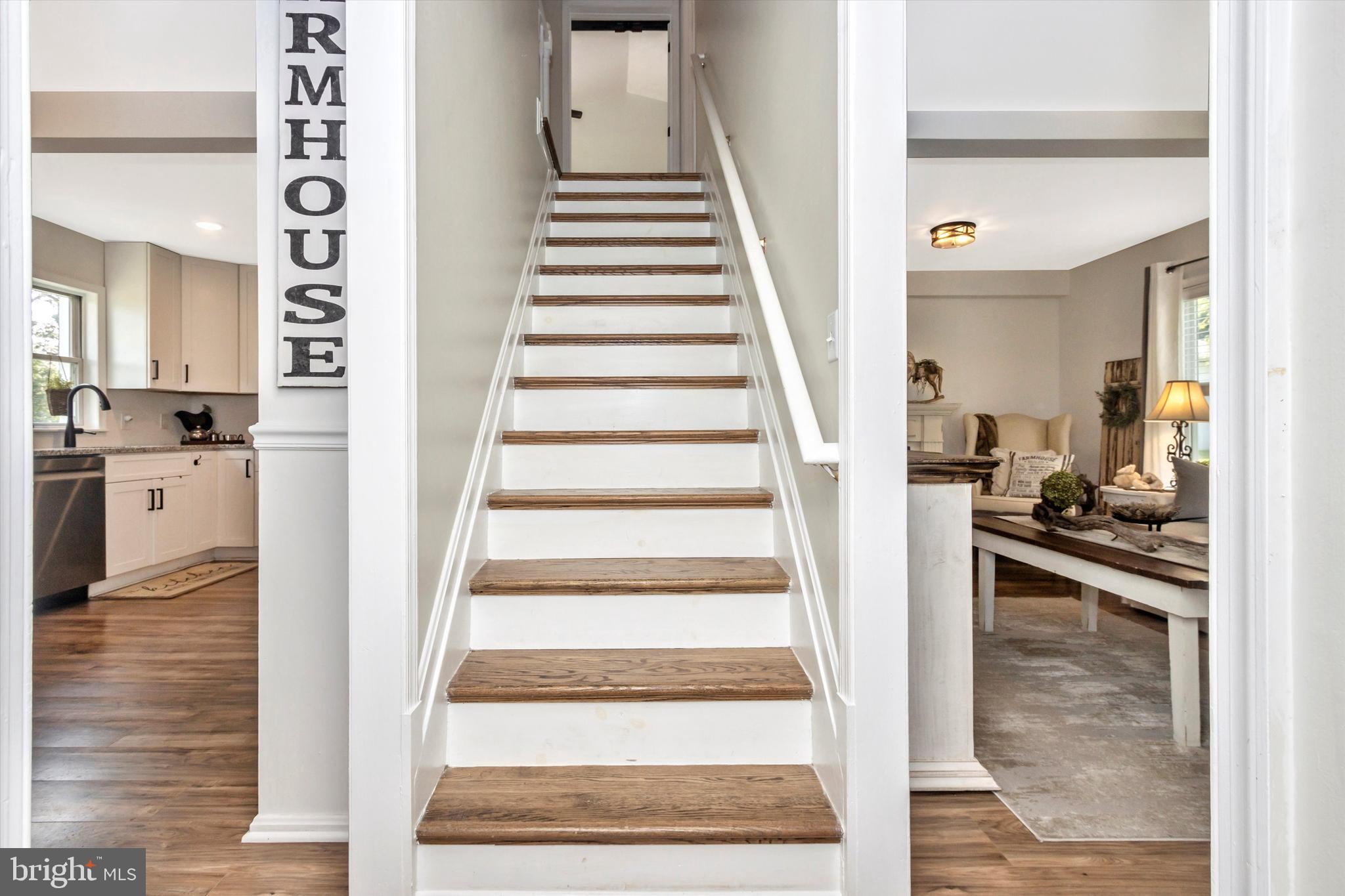 12223 Warner Road Keymar, MD 21757 - Photo 7 of 52 Beautiful floors and accents.