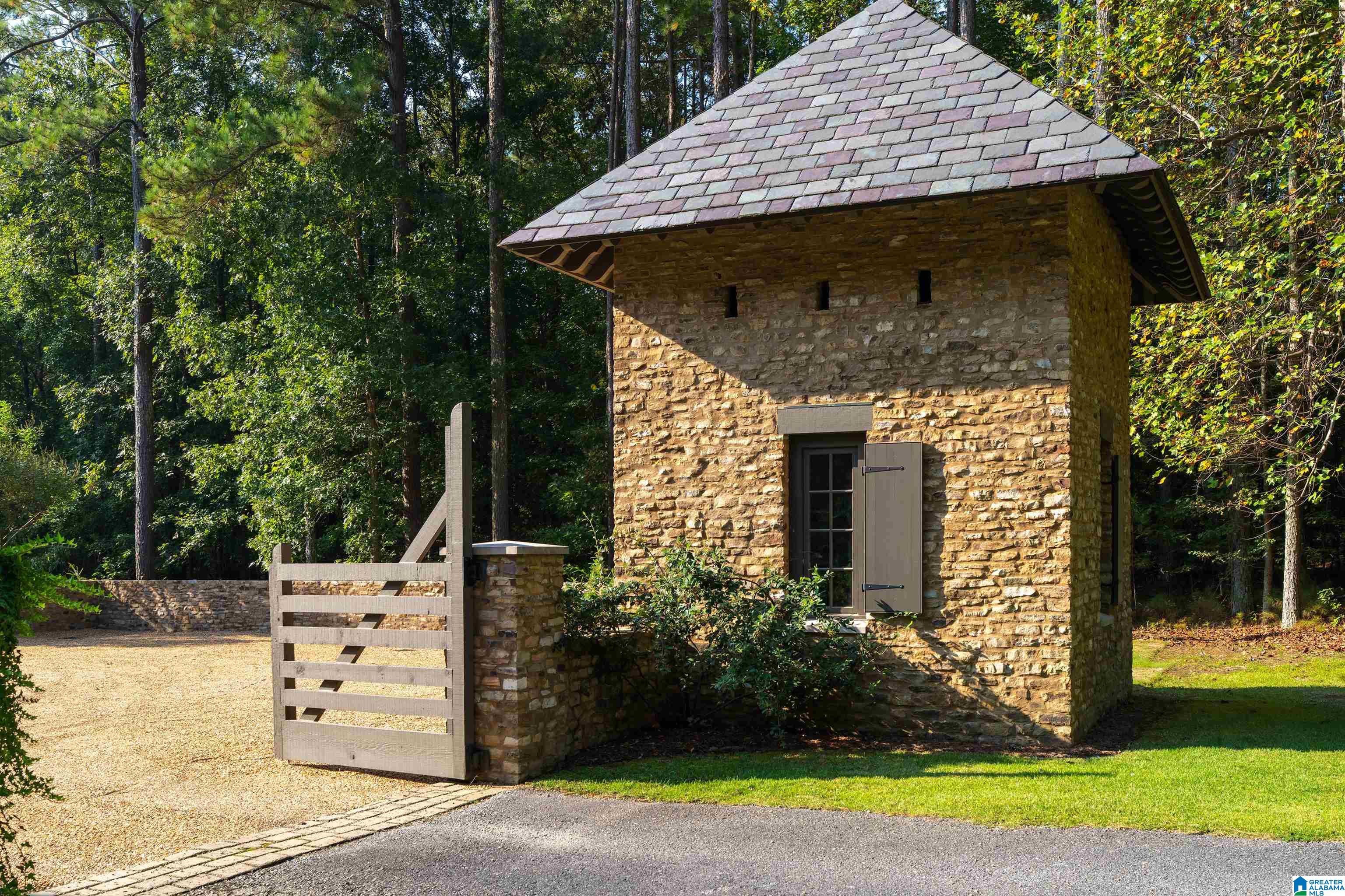 207 Saunders Bridge Circle Sterrett, AL 35147 - Photo 6 of 100