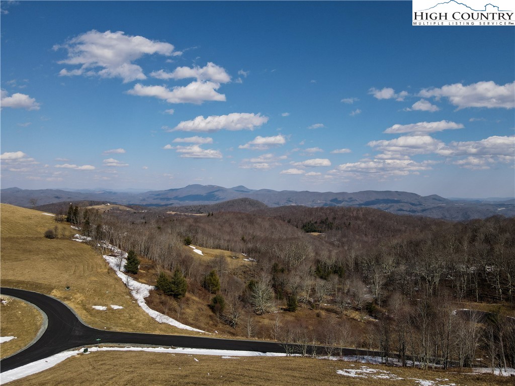 S7 Monteagle Banner Elk, NC 28604 - Photo 2 of 6 a view of a city