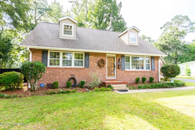 $339,000 | 818 Edgewood Drive, Jacksonville, NC 28540