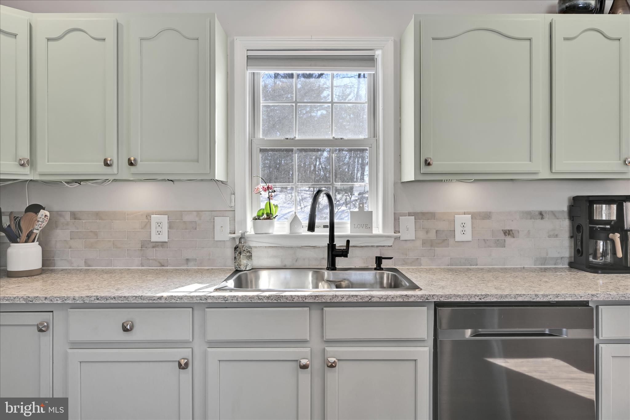 245 Dove Road Fredericksburg, PA 17026 - Photo 13 of 43 Kitchen