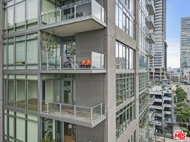 a large building with a lot of windows