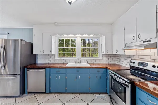 $260,000 | 630 Thurmond Road, Thurmond, NC 28683