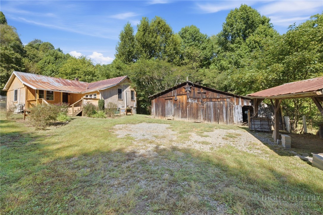 325 Sawyers Road Warrensville, NC 28693 - Photo 15 of 33 Gallery Image 15