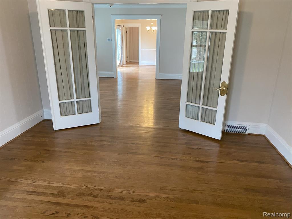 319 Oak Street Rochester, MI 48307 - Photo 4 of 26