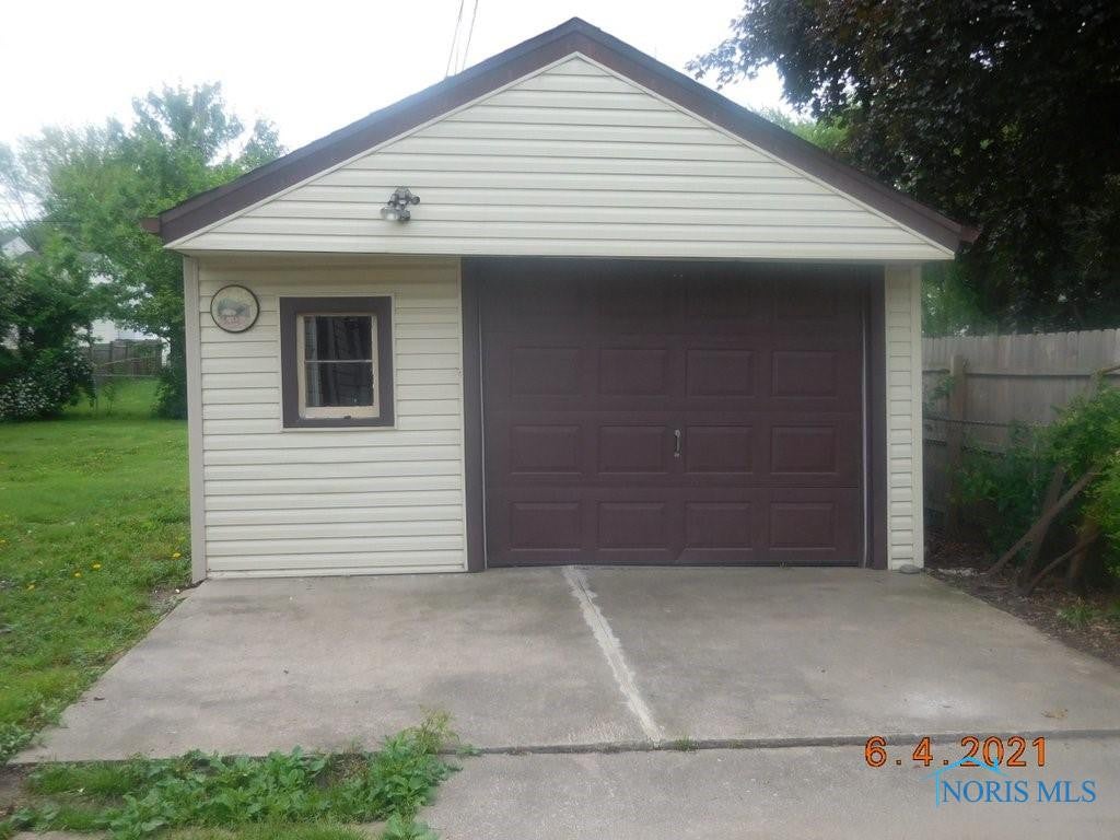 4449 Thackeray Road Maumee, OH 43537 - Photo 19 of 22 Gallery Image 19