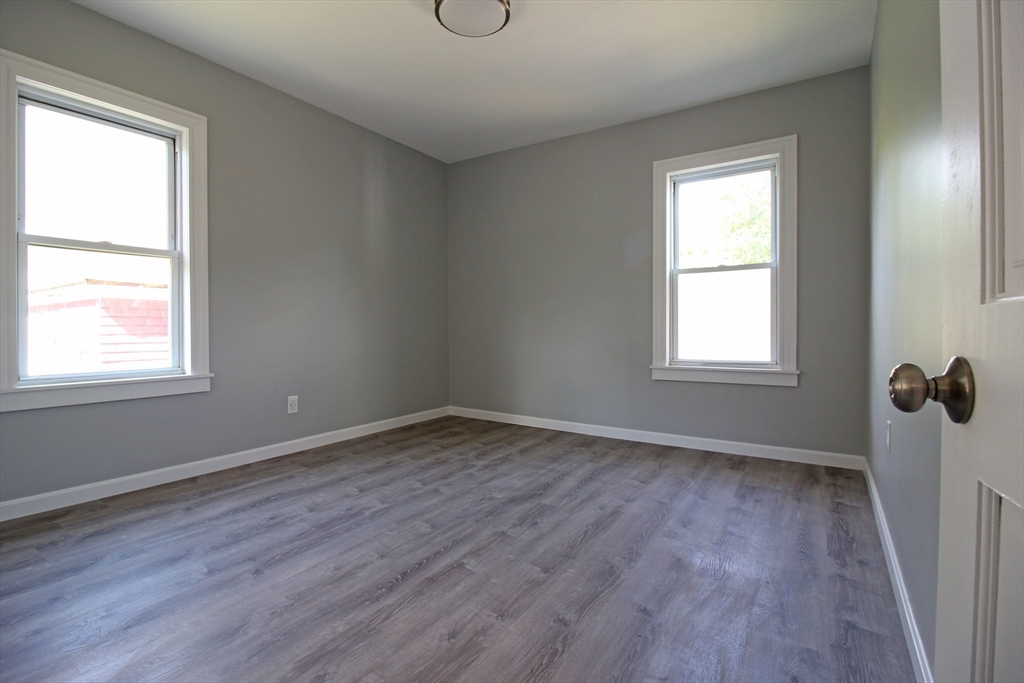 125 Grove Street Clinton, MA 01510 - Photo 13 of 37