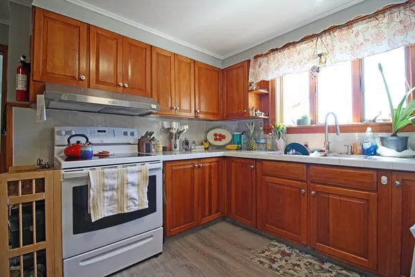 $990,000 | 125 Grove Street, Clinton, MA 01510