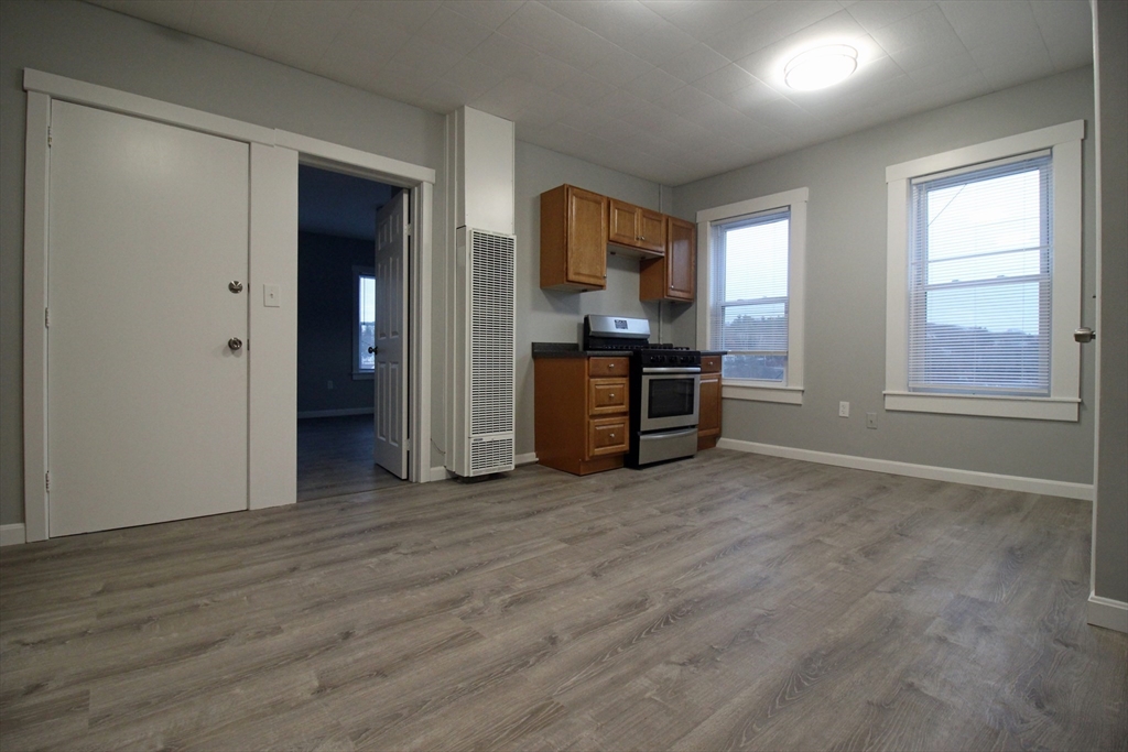 125 Grove Street Clinton, MA 01510 - Photo 9 of 37