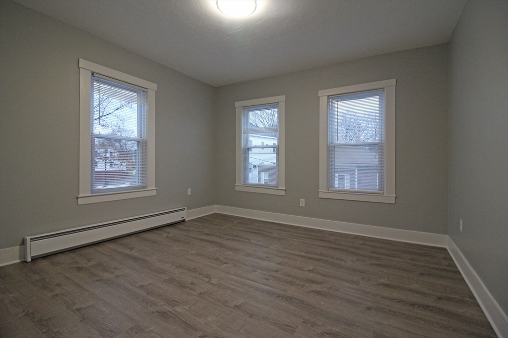 125 Grove Street Clinton, MA 01510 - Photo 10 of 37