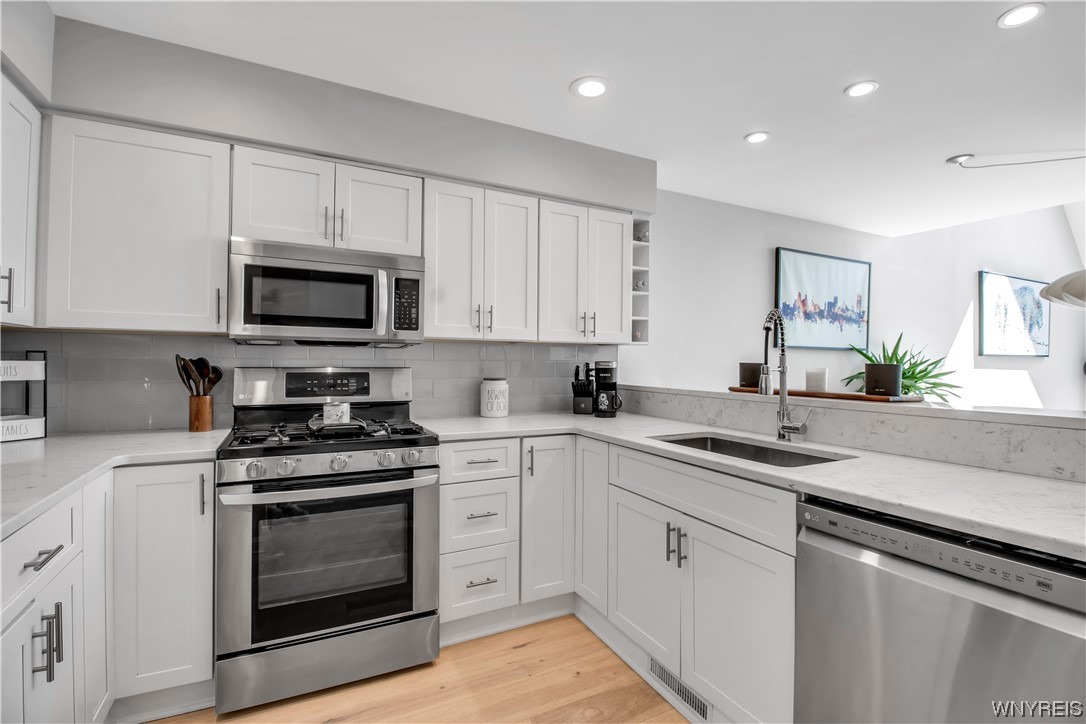 34 Harbour Pointe Common Buffalo, NY 14202 - Photo 14 of 45