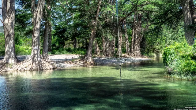 $225,000 | 704 Alex Auld Drive, Leakey, TX 78873