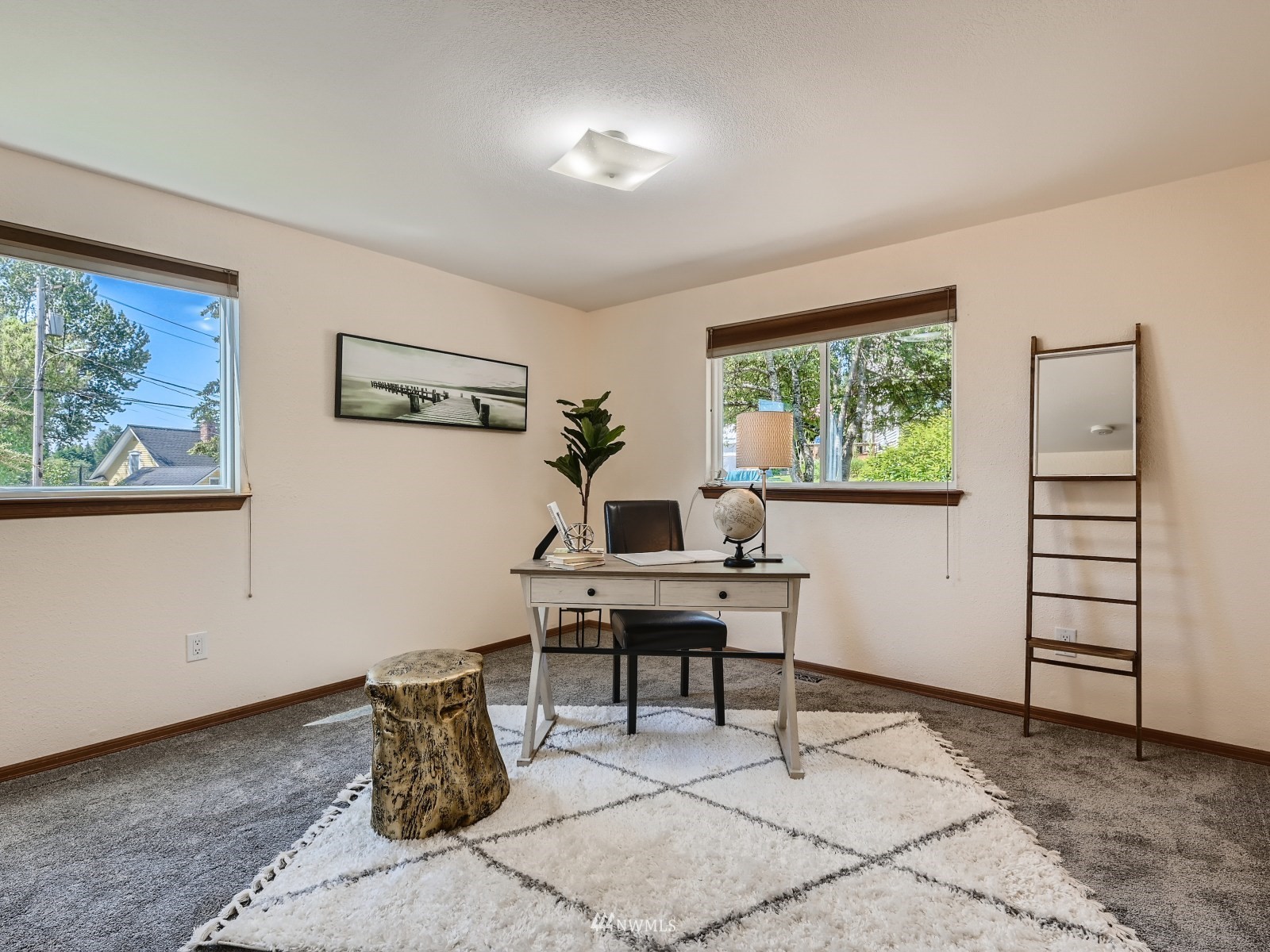 904 9th Street Snohomish, WA 98290 - Photo 15 of 40 a living room with furniture and a window