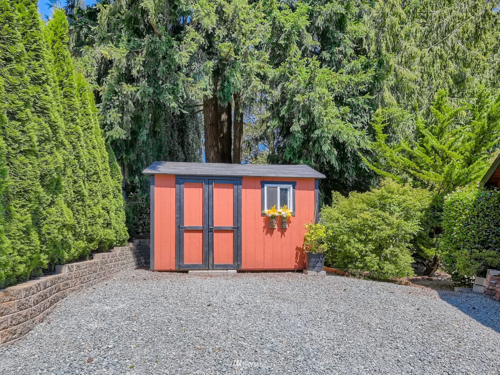 904 9th Street Snohomish, WA 98290 - Photo 33 of 40 front view of a house with a yard
