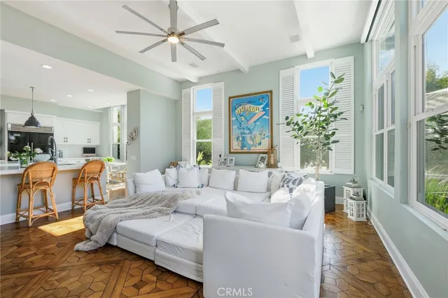 a kitchen that has a lot of cabinets in it