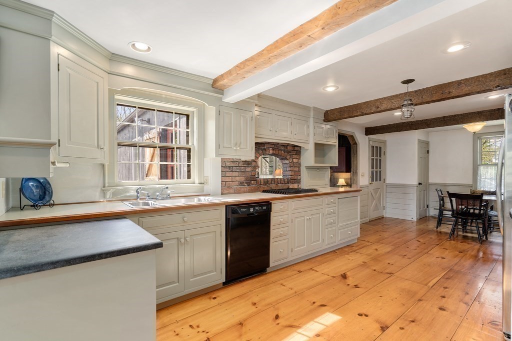 12 McGilpin Road Sturbridge, MA 01566 - Photo 12 of 40 Gallery Image 12