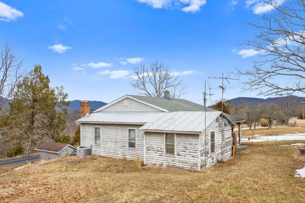 19962 Rainbow Ridge Road Bergton, VA 22811 - Photo 25 of 57 NW Side of house.