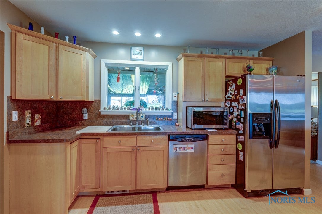 9055 Dutch Road Waterville, OH 43566 - Photo 17 of 35 Gallery Image 17