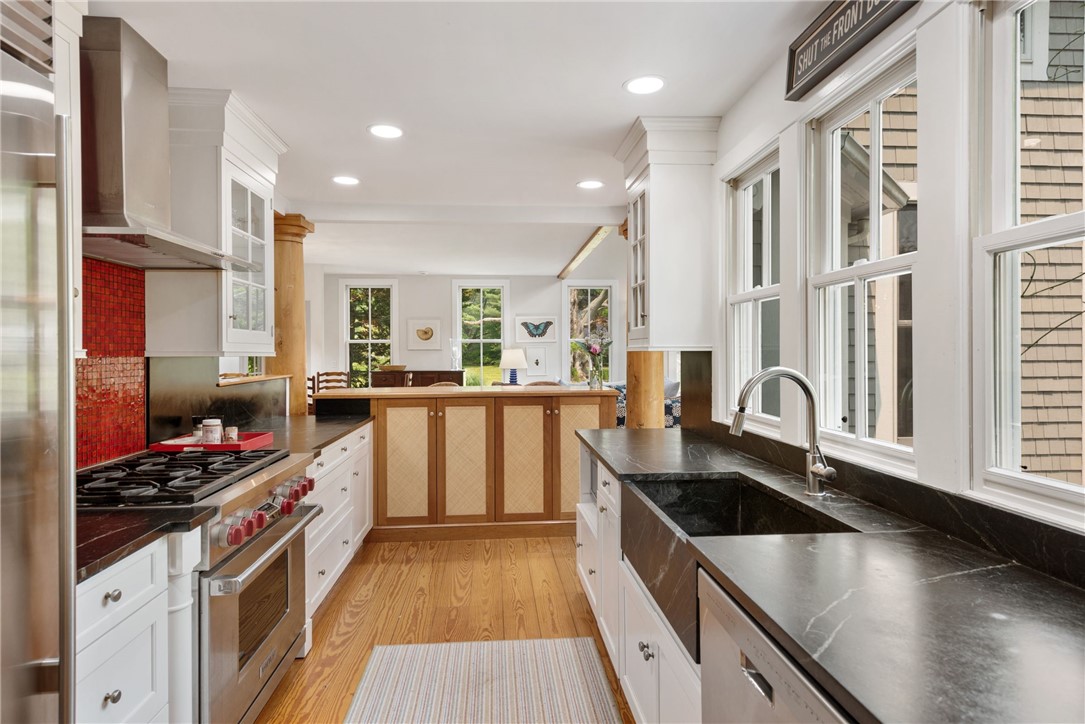 28 Alfred Drowne Road Barrington, RI 02806 - Photo 17 of 49
