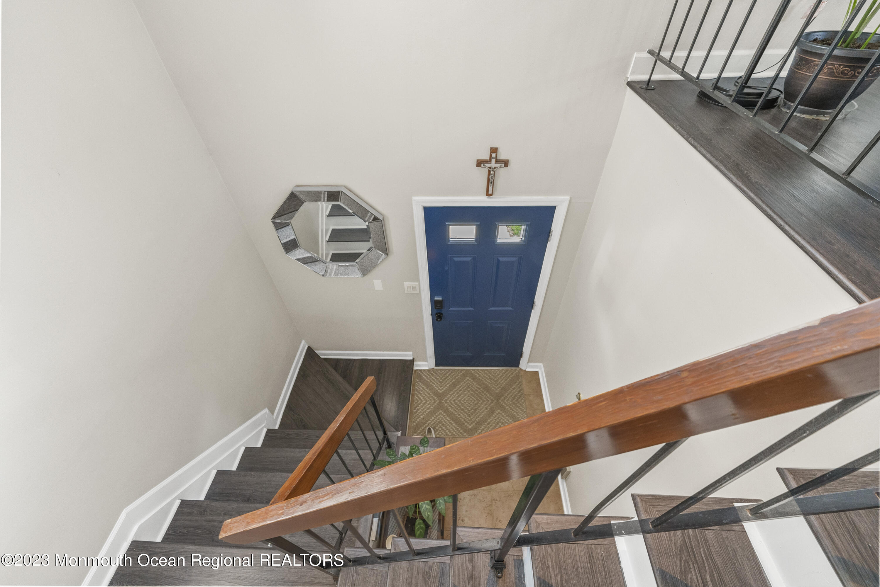 186 Tulip Lane Freehold, NJ 07728 - Photo 3 of 18