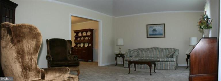 6384 Phillip Court Springfield, VA 22152 - Photo 8 of 10 Living Room