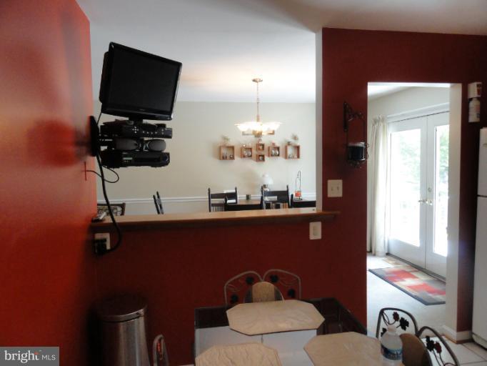 707 West Church Road Sterling, VA 20164 - Photo 12 of 17 Kitchen
