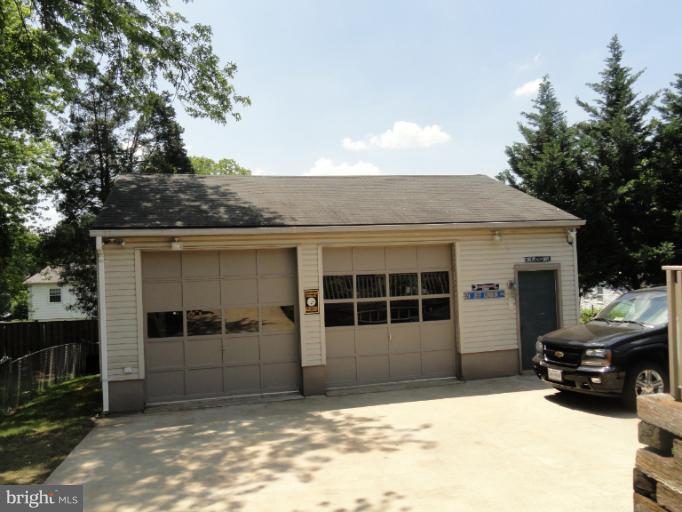 707 West Church Road Sterling, VA 20164 - Photo 2 of 17 Exterior (Rear)