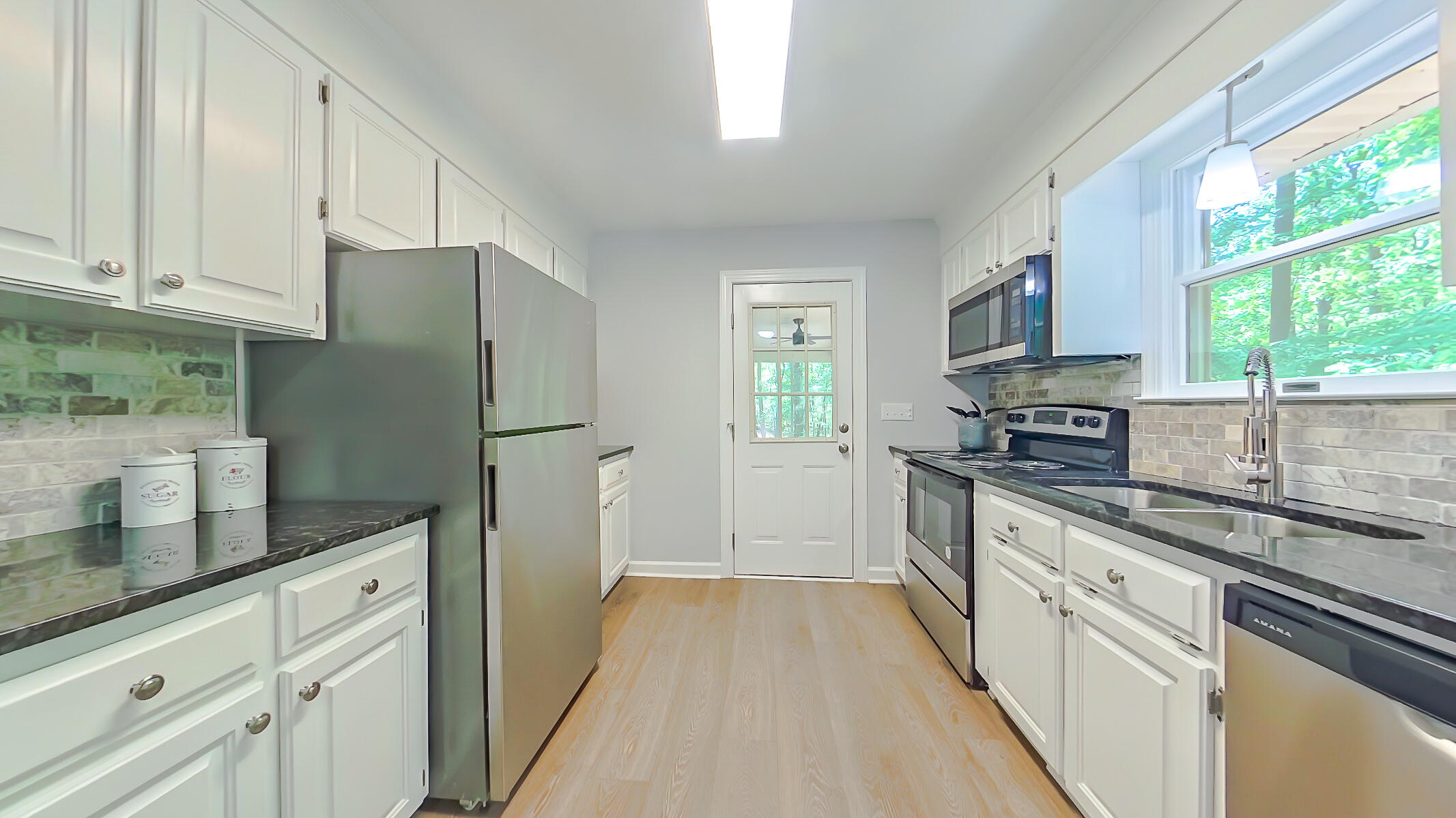406 Crystal Loop McCormick, SC 29835 - Photo 4 of 14 Kitchen