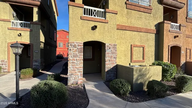 $1,695 | 1920 East Bell Road, Unit 1051, Phoenix, AZ 85022