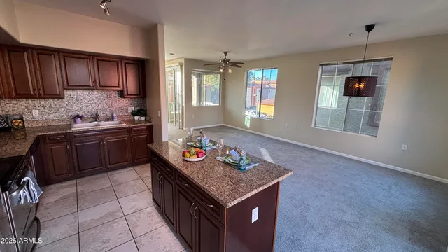 $1,695 | 1920 East Bell Road, Unit 1051, Phoenix, AZ 85022
