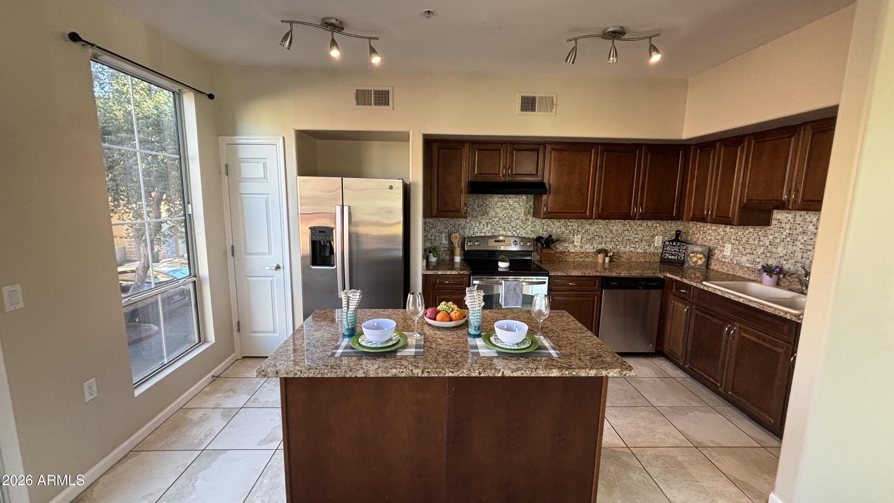 1920 East Bell Road, Unit 1051 Phoenix, AZ 85022 - Photo 8 of 25 IMG_2303