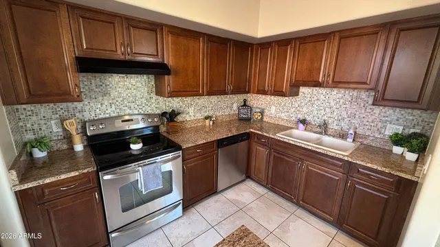 $1,695 | 1920 East Bell Road, Unit 1051, Phoenix, AZ 85022