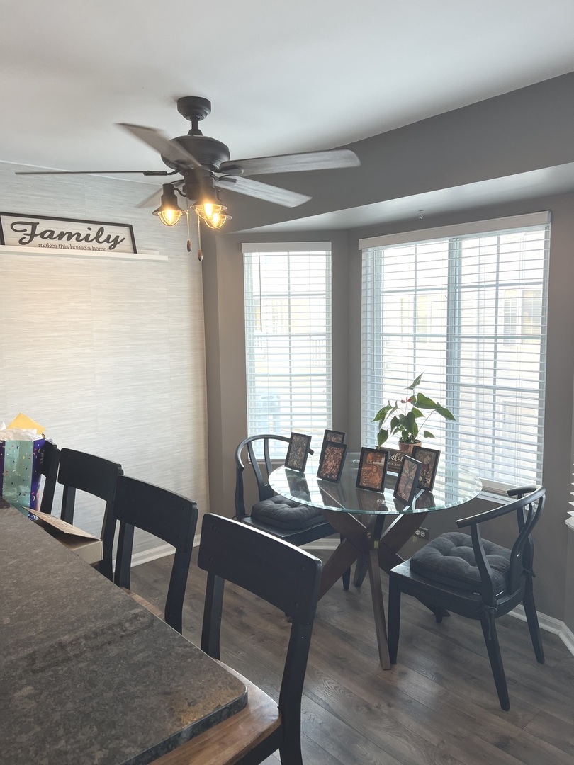 2233 Dawson Lane Algonquin, IL 60102 - Photo 10 of 52 a living room with furniture and a window