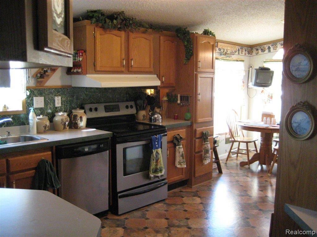 16459 Bowers Road Capac, MI 48014 - Photo 8 of 18 008.JPG