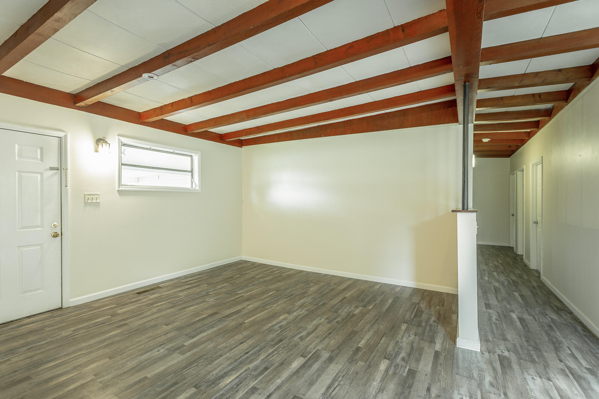 319 Lee-Gordon Mill Road Chickamauga, GA 30707 - Photo 12 of 26 Living room