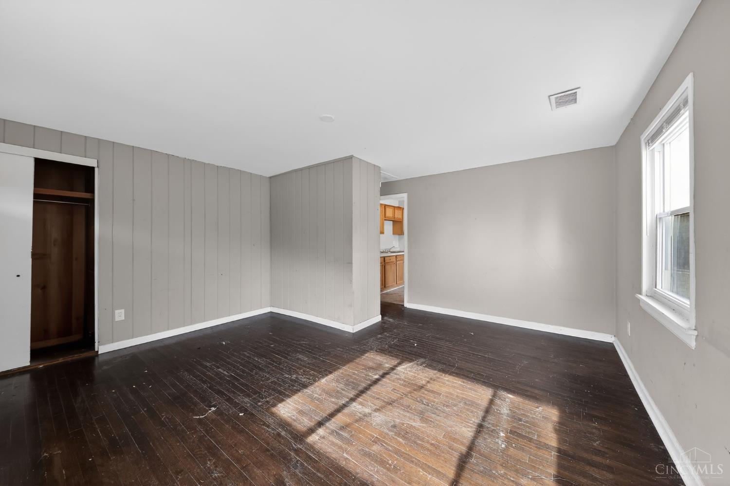 408 Roebling Road Cincinnati, OH 45204 - Photo 19 of 30