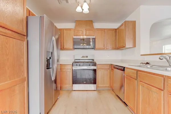 $2,000 | 6540 East Slate Springs Court, Las Vegas, NV 89122