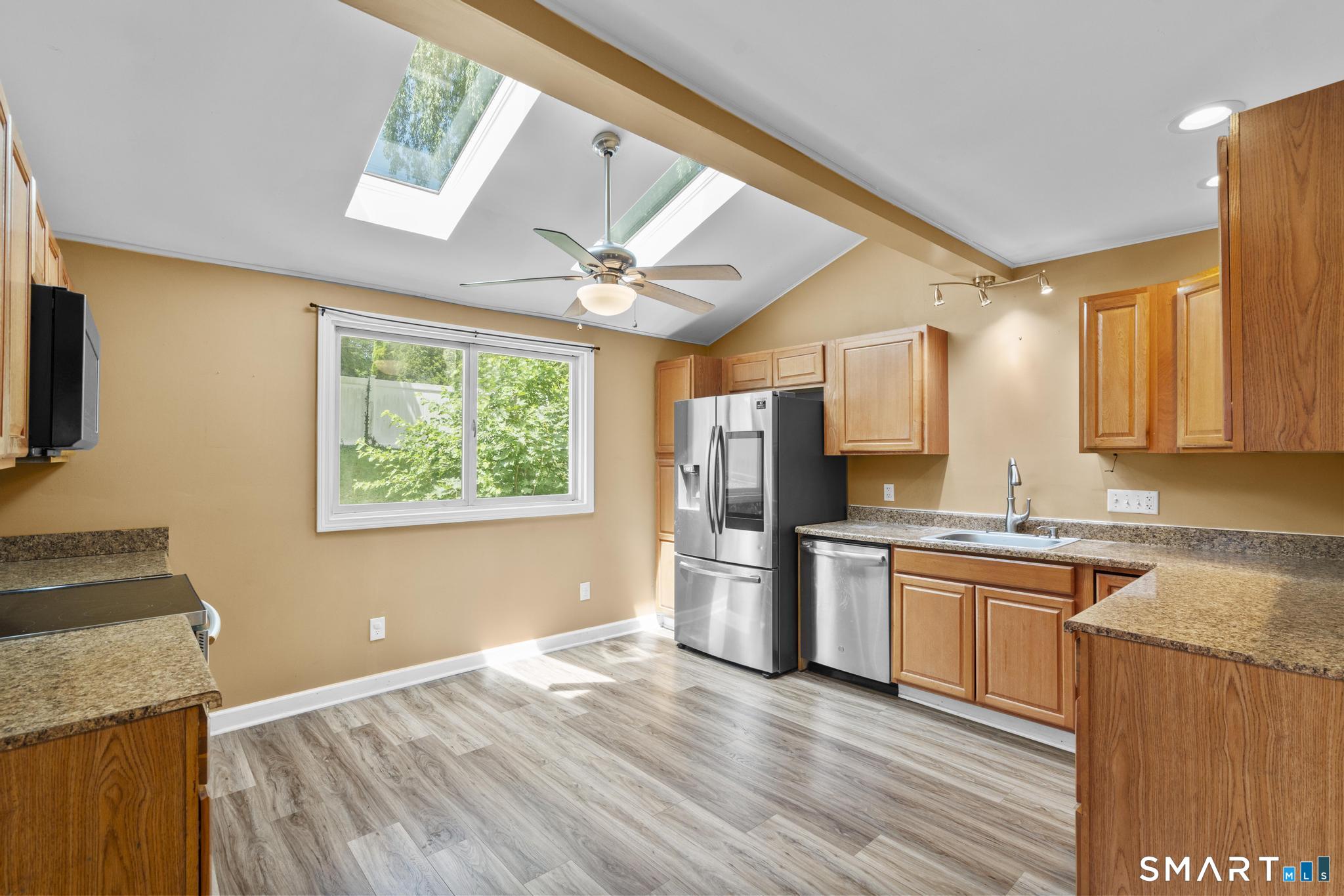 4 Gloria Road Cromwell, CT 06416 - Photo 12 of 32