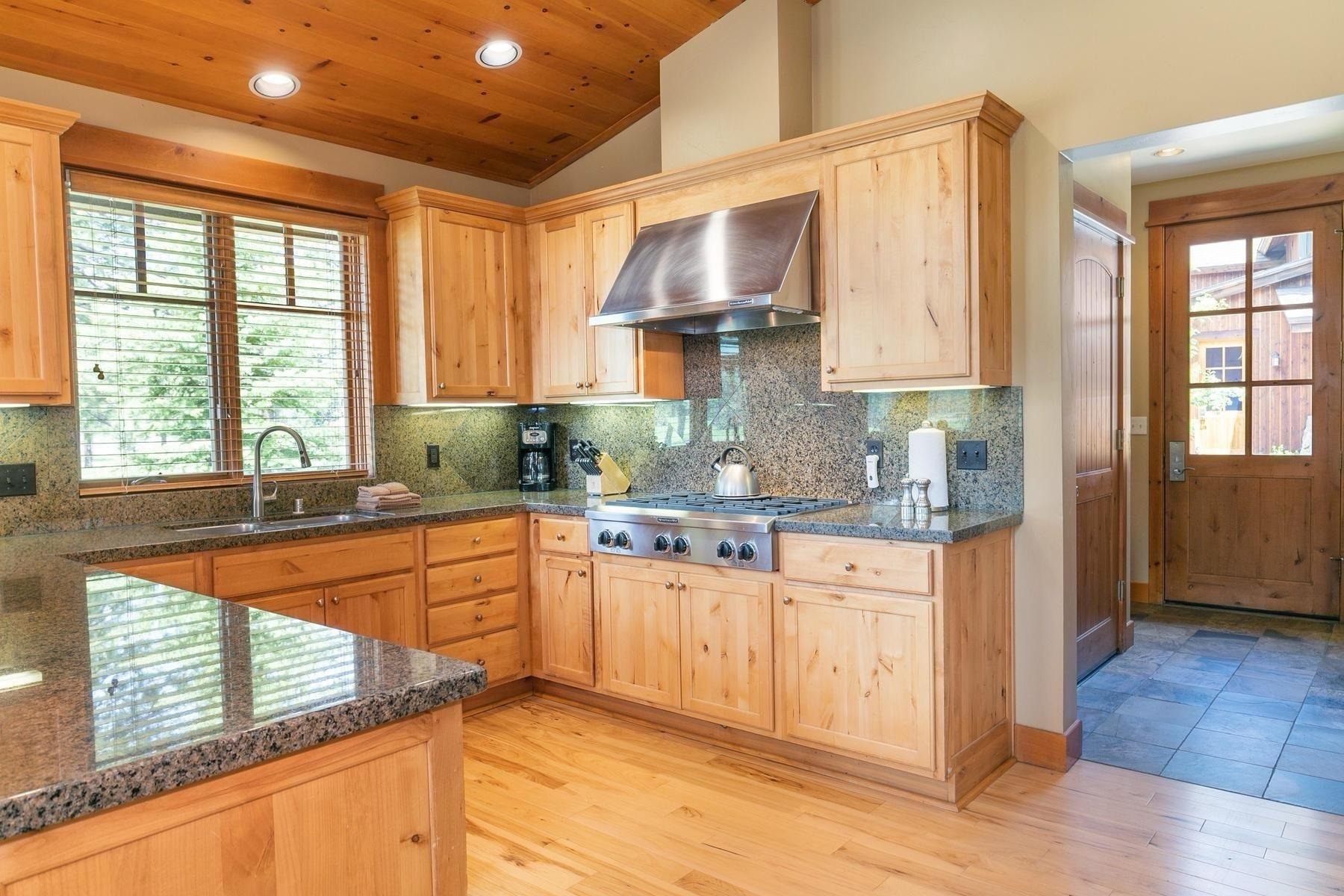 12193 Lookout Loop, Unit F322 Truckee, CA 96161 - Photo 7 of 18