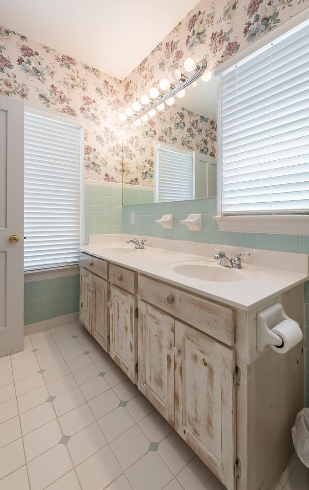 2605 Jenkins Point Road Johns Island, SC 29455 - Photo 27 of 44 Guest Bath 1