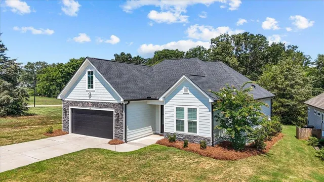 $389,500 | 124 Champion Green, Greenwood, SC 29649