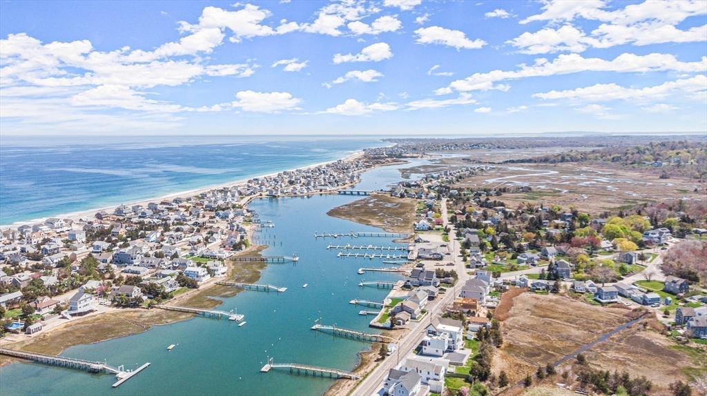 11 Whites Ferry Landing Marshfield, MA 02050 - Photo 37 of 42 a view of a city