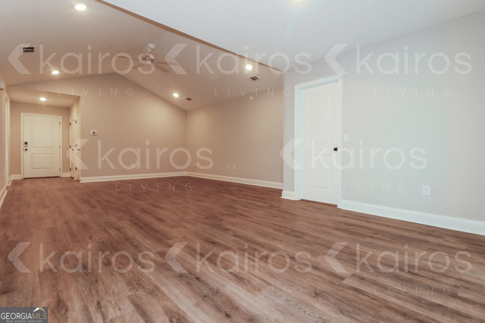 155 Cottage Grove Road Brunswick, GA 31525 - Photo 7 of 16 a view of an empty room