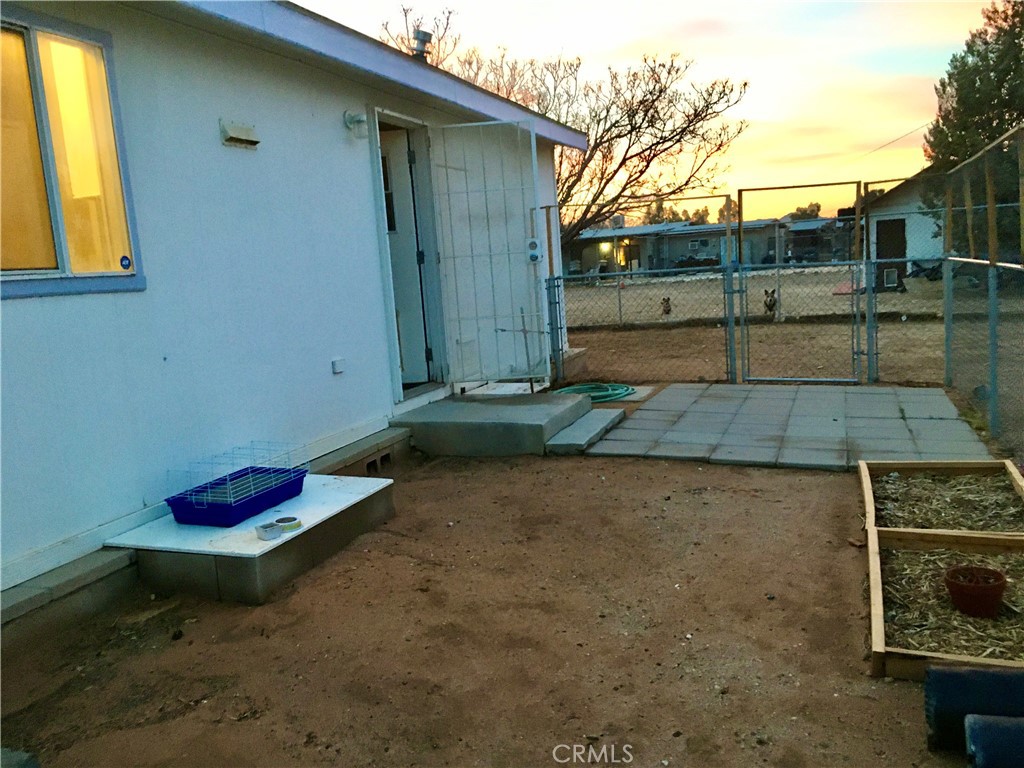 14121 Lakota Road Apple Valley, CA 92307 - Photo 40 of 40 Backhouse backyard