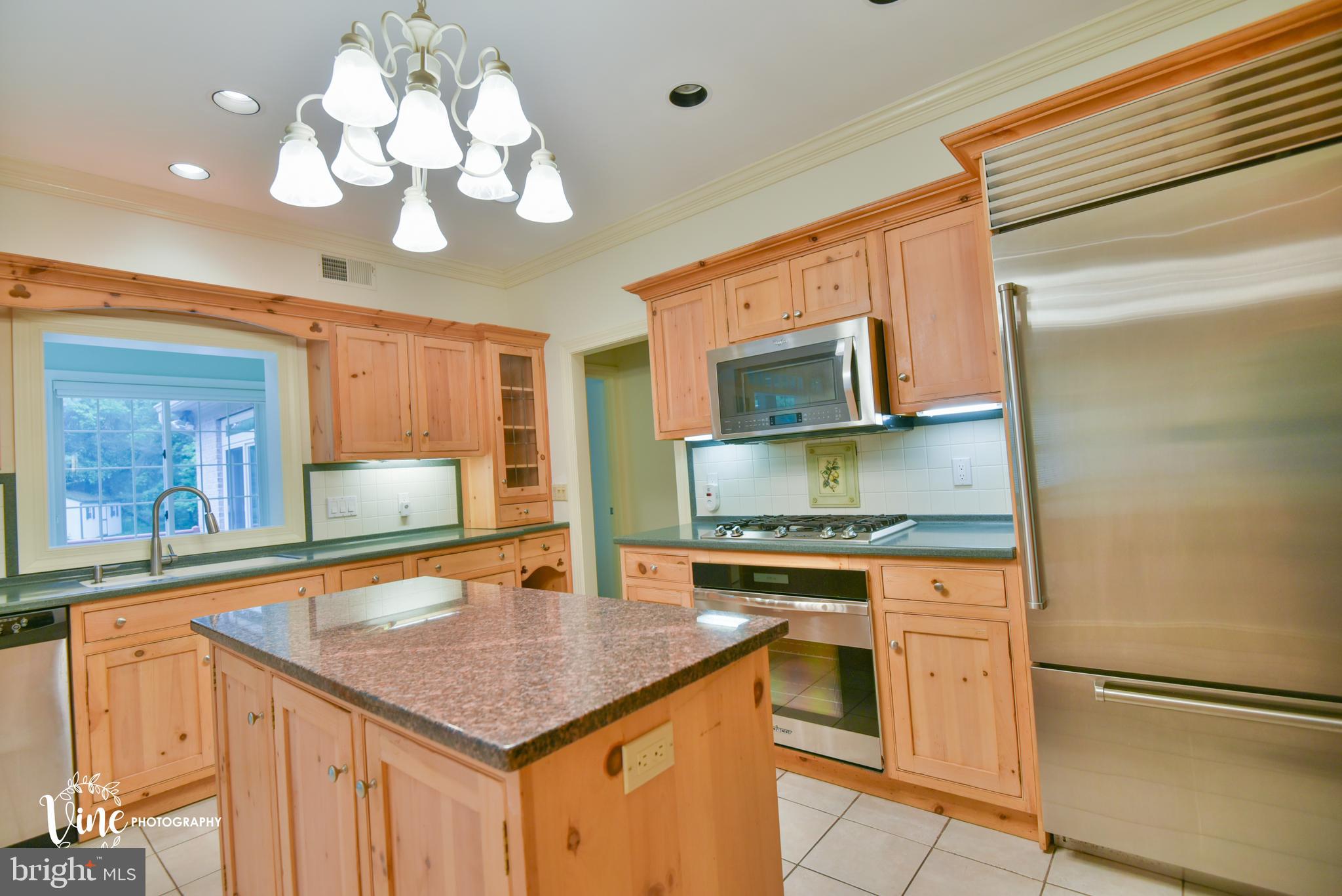 282 Province Line Road Wrightstown, NJ 08562 - Photo 21 of 50 Kitchen with sub zero Refrigerator