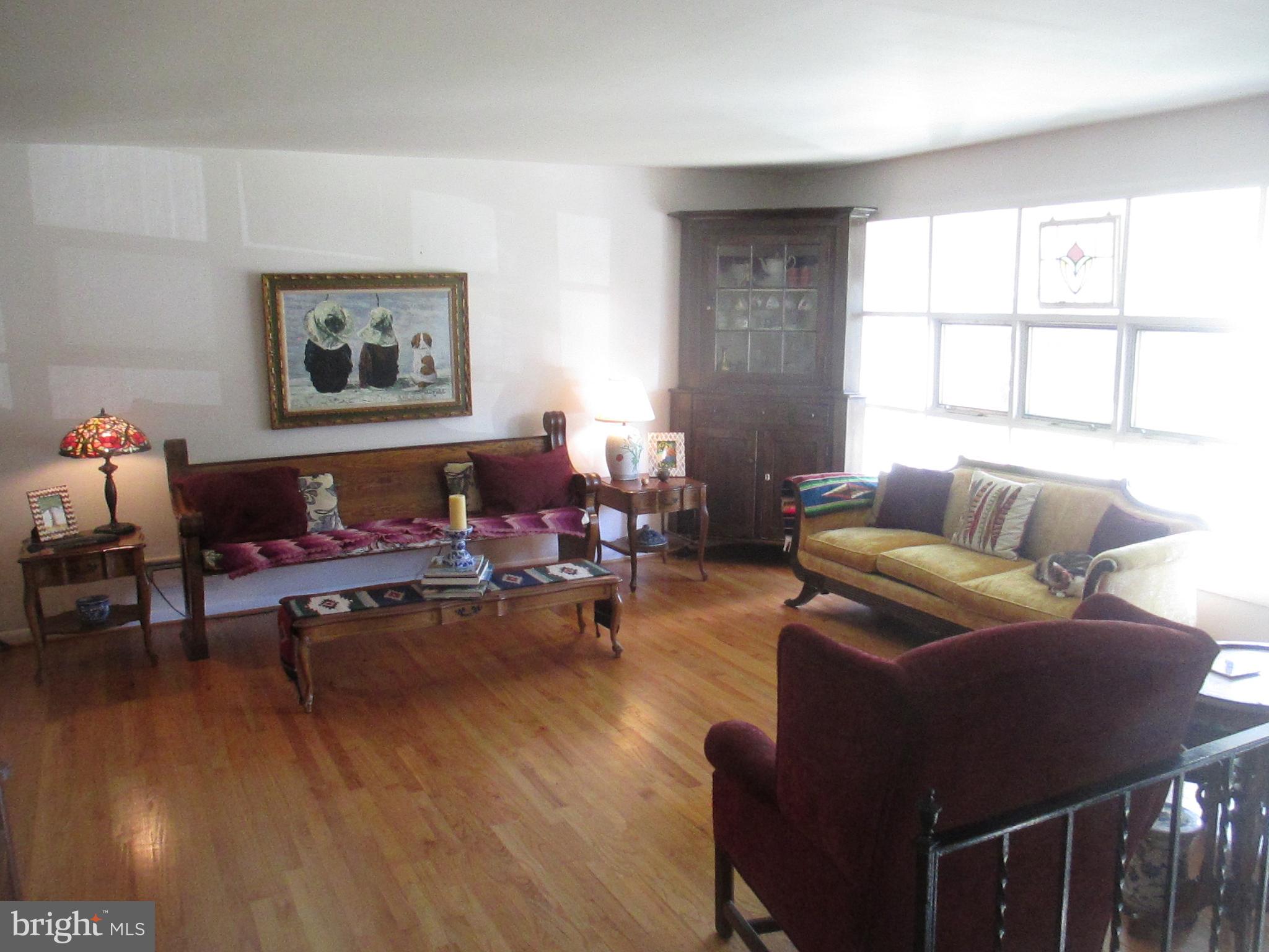 216 Locknell Road Lutherville-Timonium, MD 21093 - Photo 15 of 26 Living Room