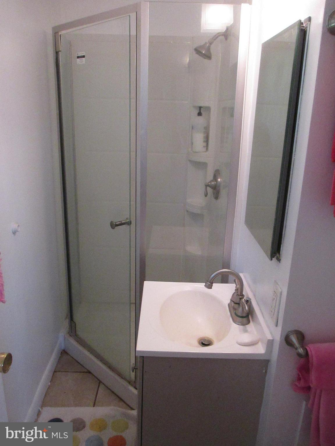 216 Locknell Road Lutherville-Timonium, MD 21093 - Photo 10 of 26 Bath (Master)