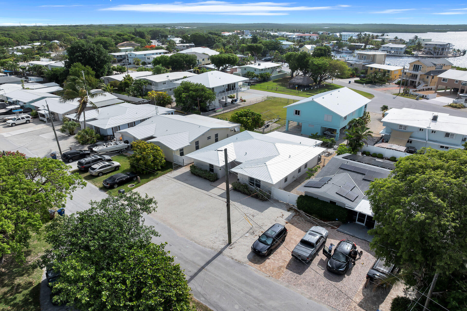 304 2nd Terrace Key Largo, FL 33037 - Photo 3 of 48 03_beyc6a18656945d66