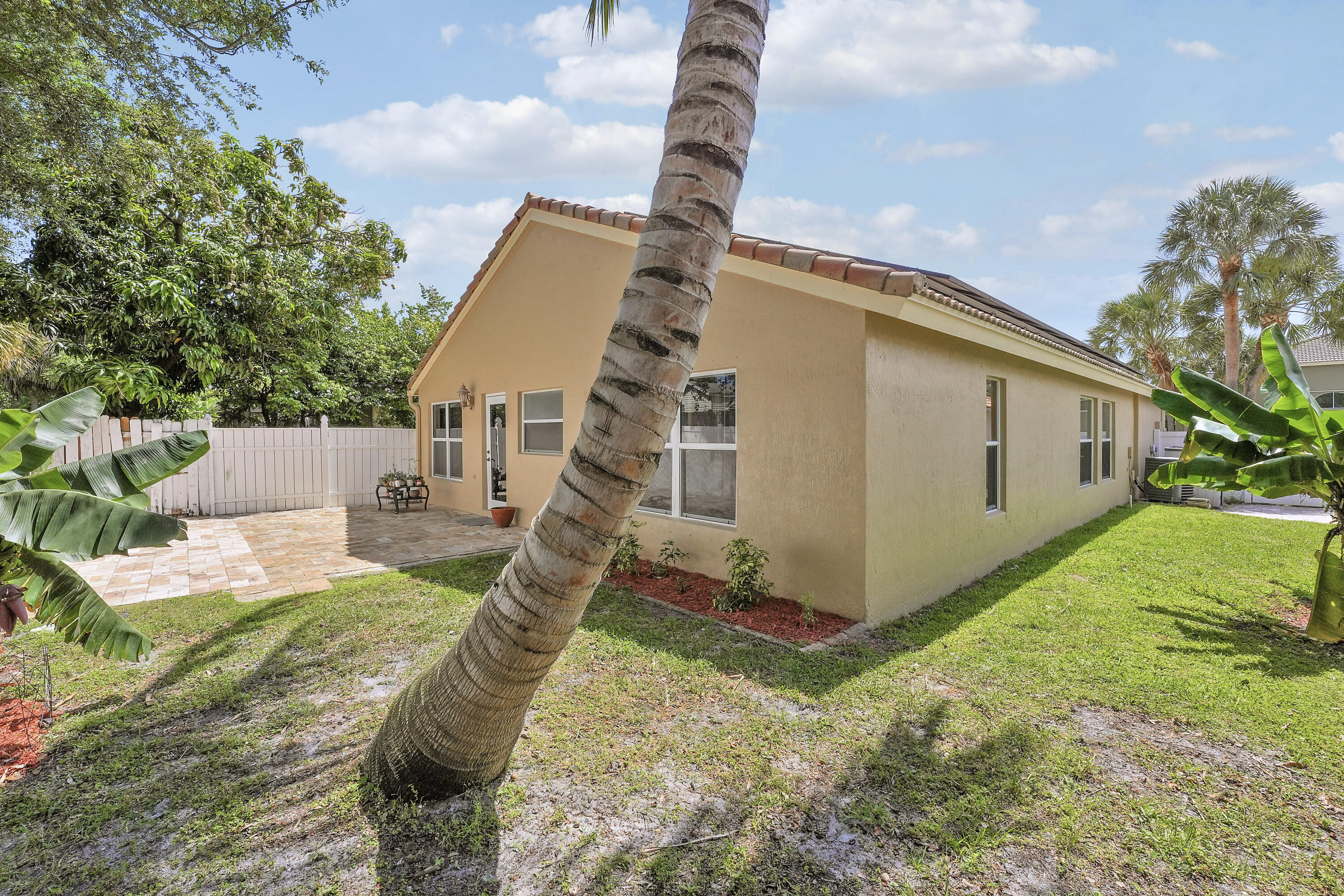 1017 Fosters Mill Road Boynton Beach, FL 33436 - Photo 38 of 44 House-26