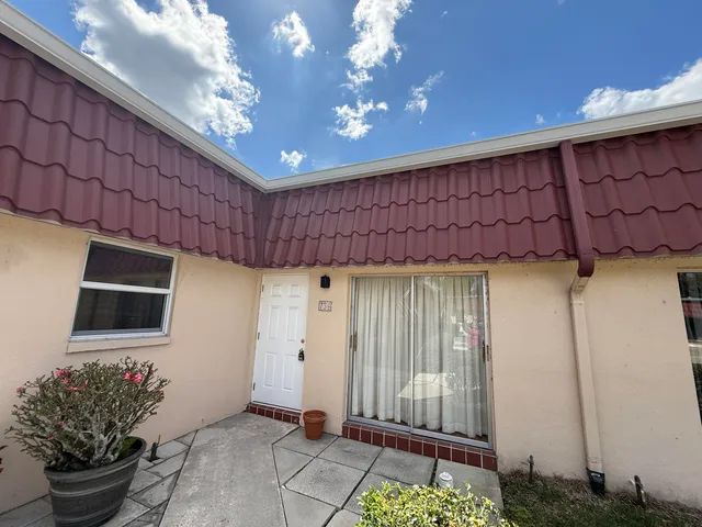 $165,000 | 734 Nantucket Circle, Lake Worth, FL 33467